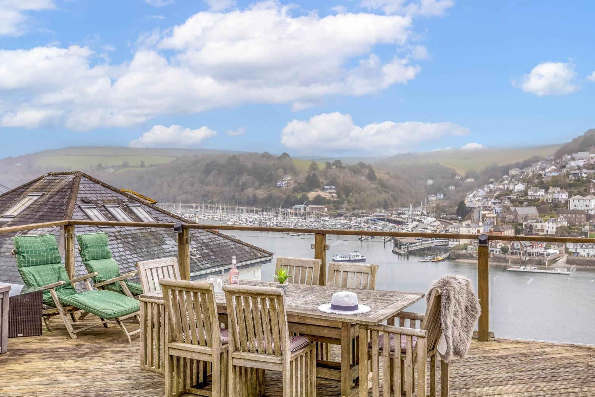 Uphigh - Elevated Family Home With Stunning River Views دارتموث المظهر الخارجي الصورة
